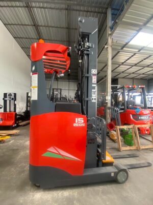 รถโฟล์คลิฟท์ไฟฟ้ายืนขับ