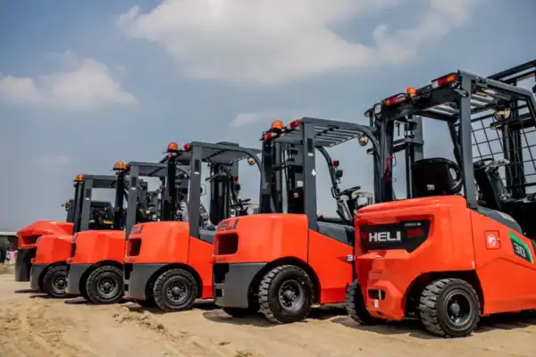 รถยกอุตสาหกรรม รถโฟล์คลิฟท์ Heli ราคา และบริการดีที่สุด สำหรับคลังสินค้า ทั่วประเทศ สมุทรปราการ สมุทรสาคร กรุงเทพ นครปฐม ปทุมธานี นนทบุรี อยุธยา ฉะเชิงเทรา ชลบุรี ระยอง ขอนแก่น มหาสารคราม