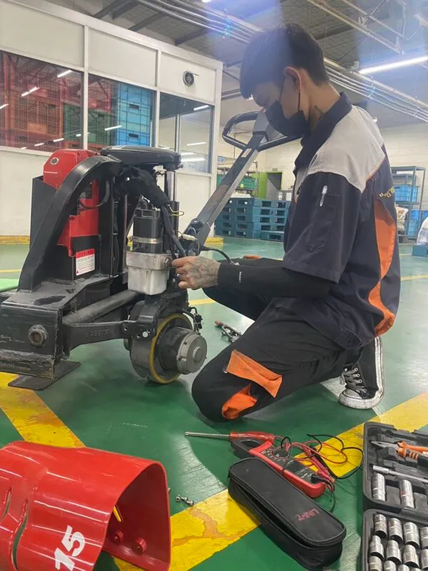 ช่างซ่อมรถแฮนด์ลิฟท์ - บริษัท กู๊ด แอนด์ ริช เพาเวอร์พลัส จำกัด