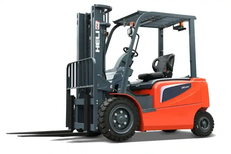 ELECTRIC-FORKLIFT-H4-GOODRICH ซื้อรถโฟล์คลิฟท์ไฟฟ้า 2 ตัน หรือ รถโฟล์คลิฟท์ไฟฟ้า 2.5 ตัน ยก 4 เมตร หรือ รถโฟล์คลิฟท์ไฟฟ้า 3 ตัน ดีกว่ากัน รุ่นใหนเหมาะสมกับการใช้งาน ใช้หลักการใหนในการเลือกซื้อรถโฟล์คลิฟท์ไฟฟ้าต้องคำนึง น้ำหนักสินค้าที่ต้องการยก ว่ายกสินค้าหนักกี่ตัน ยกสูงกีเมตรดี และต้องดูพื้นผิวที่ต้องการยกด้วย รถโฟล์คลิฟท์ไฟฟ้า พื้นผิวที่เหมาะกับการใช้งาน คือ พื้นเรียบ พื้นในคลังสินค้า โกดังเก็บสินค้า รถโฟล์คลิฟท์ไฟฟ้า 1.5 ตัน ยก 3 เมตร Heli Forklift รุ่น CPD15-A7LIH4-S-300 MODEL :CPD15-A7LIH4-S-300 HELI รุ่น CPD15/30-A7LiH4-S (80V/150Ah เหมาะสำหรับการทำงานต่อเนื่องยาวนาน และต้องการความคล่องตัวในคลังสินค้าที่ต้องการมาตรฐานความสะอาดสูง การชาร์จ: เป็นระบบแบตเตอรี่ลิเทียมที่รองรับการชาร์จเร็ว (Fast Charging) โดยใช้เวลาประมาณ 1-2 ชั่วโมง ความทนทาน: ตัวรถได้รับมาตรฐานกันน้ำระดับ IPX4 สามารถใช้งานกลางฝนหรือล้างทำความสะอาดได้