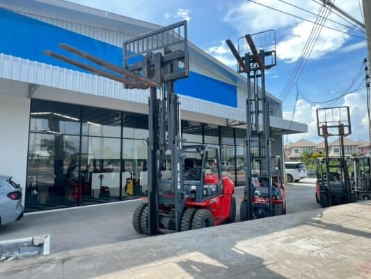 เทคนิคเลือกซื้อรถโฟล์คลิฟท์ให้ตอบโจทย์การใช้งาน ฉบับมือใหม่